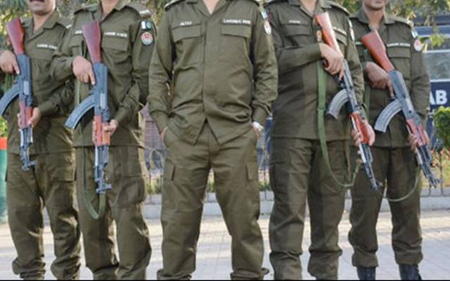 فرنٹ ڈیسک کیلئے بھرتی کئے گئےپولیس اہلکاروں کی سنی گئی