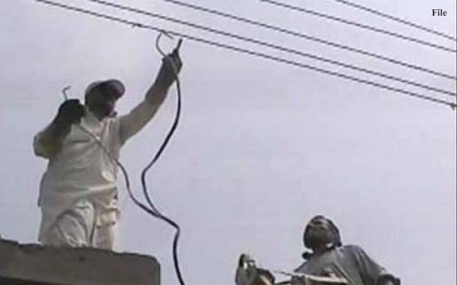 کمپنی کولاکھوں کا نقصان،15 گھروں سے بجلی چوری پکڑی گئی