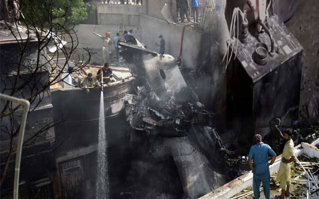 پی آئی اے کے تباہ ہونیوالے طیارے کے بلیک باکس کا اہم حصہ مل گیا