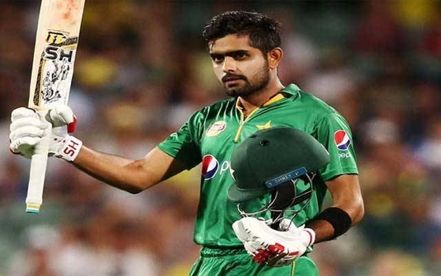 قومی کپتان بابر اعظم کے کوچ پھل فروش بن گئے