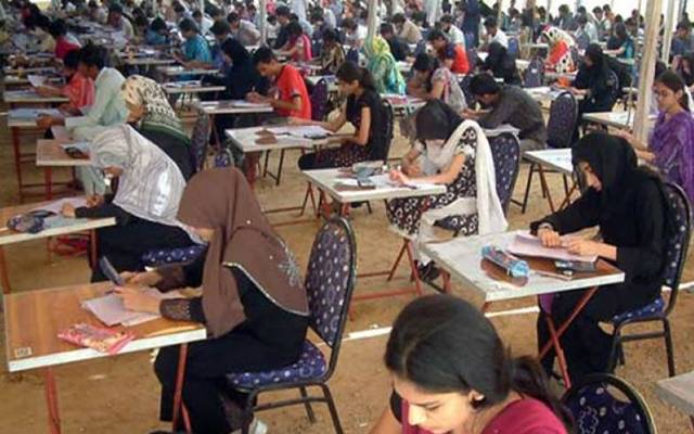 کورونا ایس اوپیز کو مدنظر رکھتے ہوئے امتحانات شروع