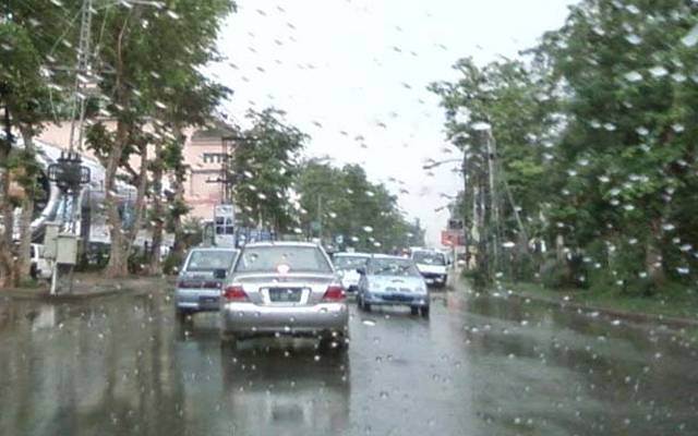 شہر میں کالی گھٹاؤں کا راج, مختلف علاقوں میں بارش سے موسم خوشگوار