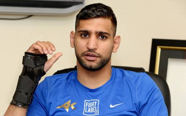 باکسر عامر خان کا زہرہ شاہ کے اہلخانہ کیلئے امداد کا اعلان