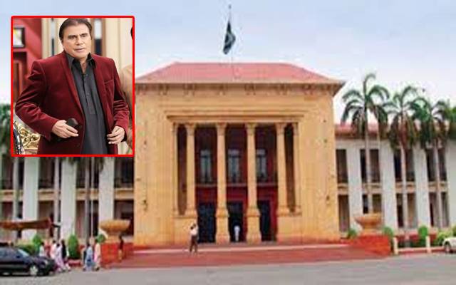 معروف کمپیئر طارق عزیز کو سول ایوارڈ دینے کی قرارداد جمع