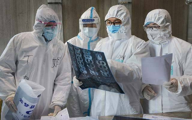انسداد کورونا میں بروقت اقدامات نہ کرنا ڈاکٹروں کیلئے مہنگے پڑ گئے