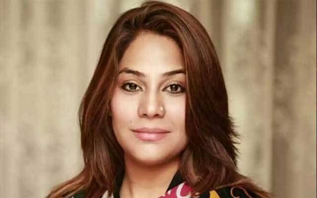 گلوکارہ صنم ماروی کے سابق شوہر کے وارنٹ گرفتاری جاری
