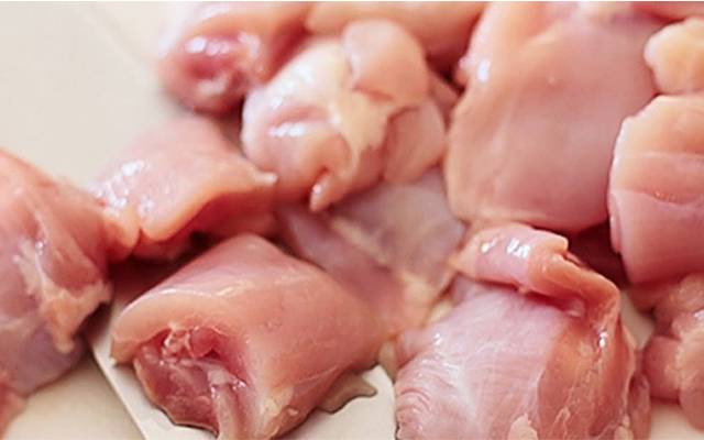 بڑھتی قیمت کو بریک لگ گئی،برائلر گوشت سستا ہوگیا