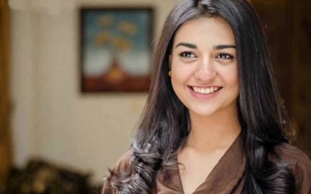 مختصرکپڑے نہیں پہن سکتی اس لئے فلم میں کام نہیں کرتی: سارہ خان