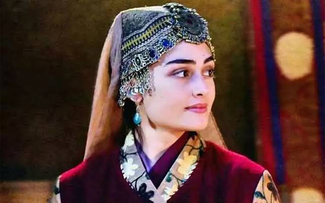 ترک اداکارہ کی بولڈ تصاویر وائرل،سوشل میڈیا پر ہلچل مچ گئی