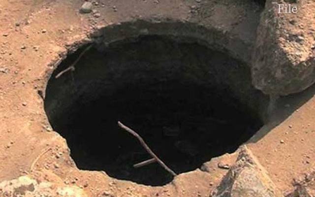 افسوسناک واقعہ، مزدور کھدائی کے دوران مین ہول میں دب گیا