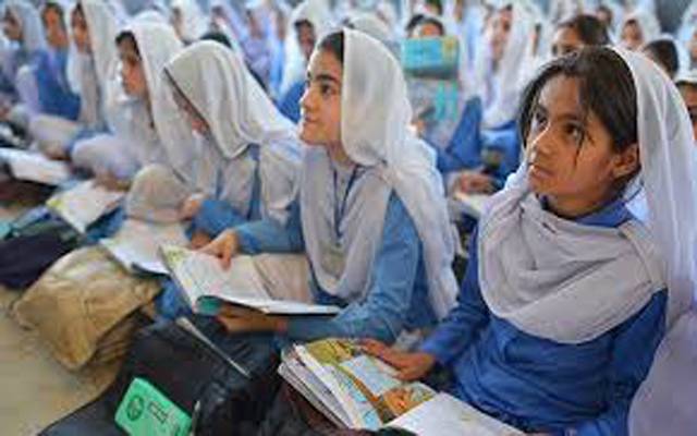 پنجاب بھر کے سکولوں میں جدید نصاب متعارف کرانے کا فیصلہ 