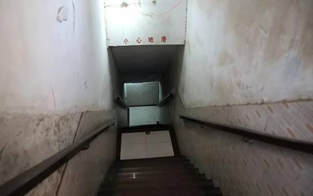 پچاس سال سے تہہ خانوں میں رہنے والا قبیلہ                                                                                                 