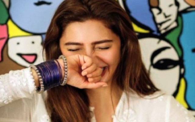 ’’تم بچوں جیسی دکھتی ہو‘‘