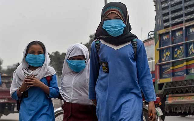سکولوں کیلئے ایس او پیز تیار، بغیر ماسک طلبا کا داخلہ بند