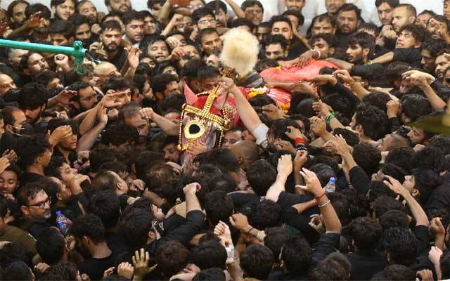  یوم عاشور کا مرکزی جلوس کربلا گامے شاہ پہنچ کر اختتام پذیر 