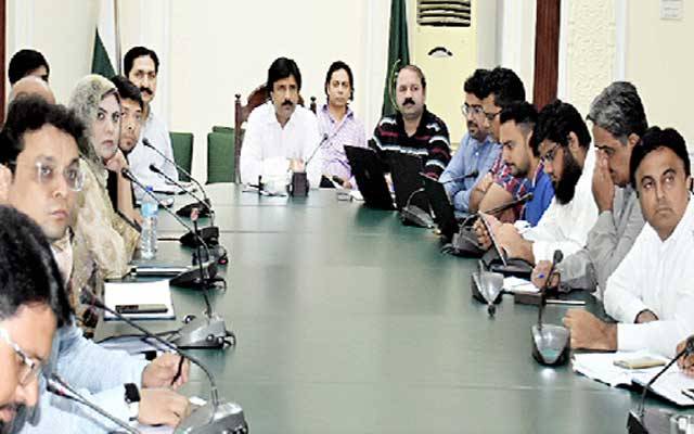  ڈی سی کی ڈینگی و پولیو ورکرز کی فیلڈ میں حاضری یقینی بنانے کا حکم