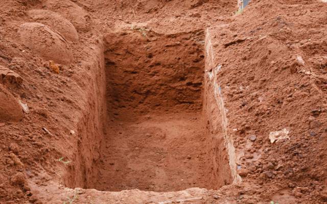 فیس ماسک نہ پہننے پر قبریں کھودنے کی سزا