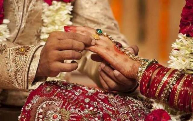 شوہر کی دوسری شادی پر پہلی بیوی کی جشن مناتے ویڈیو وائرل