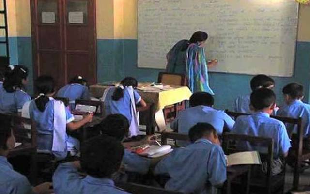 157 اساتذہ کے آن لائن تبادلوں کے احکامات جاری