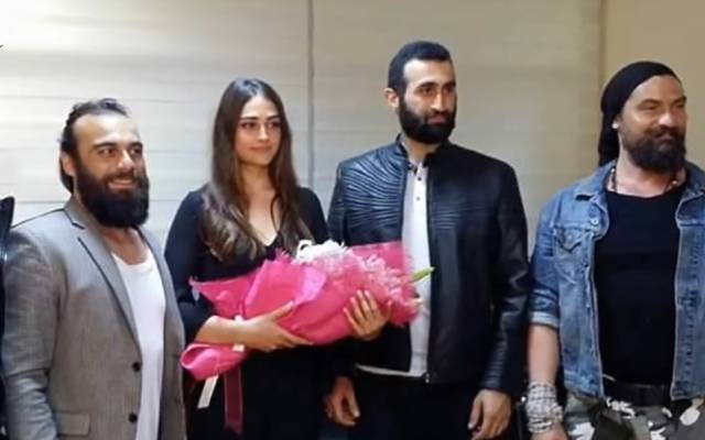 ترک ڈرامہ'ارطغرل غازی'کے معروف کردار پاکستان پہنچ گئے