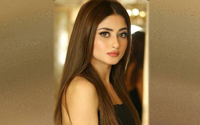 سجل علی نے خاتون صارف کو کھری کھری سنادیں