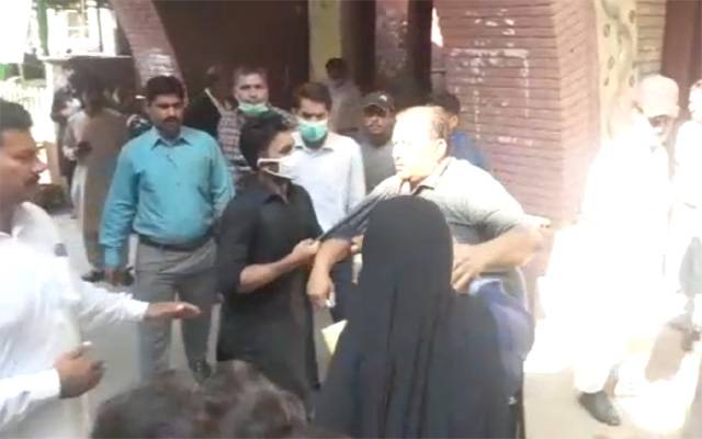 ضمانت خارج ہونے پر فریقین میں مکے،گھونسے چل گئے