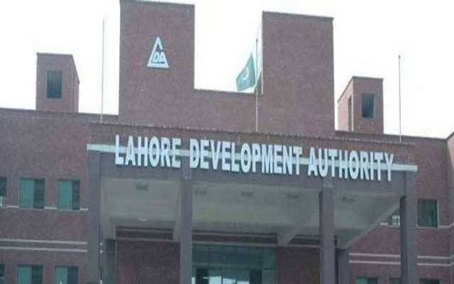 ڈی جی ایل ڈی اے کے اختیارات کا استعمال افسران کو مہنگا پڑگیا
