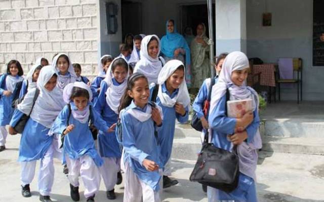 پرائمری سکولز کھل گئے،بچوں کی پھر موجیں لگ گئیں
