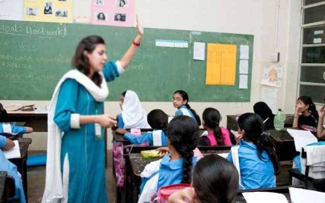 اساتذہ نے حکومت کیلئے نئی مشکل کھڑی کردی