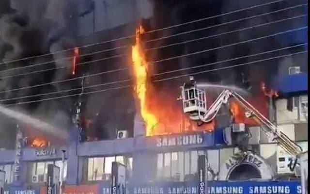 حفیظ سنٹر میں ویرانیوں کے ڈیرے،دکاندار در بدر ،ملحقہ پلازوں کی چاندی 