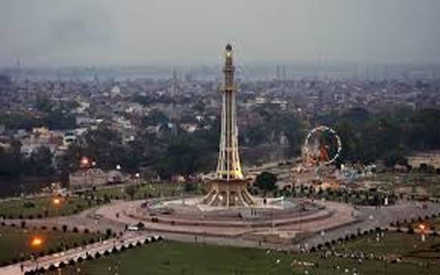   کورونا وائرس نے ایک بار پھر لاہور کا رخ کر لیا 