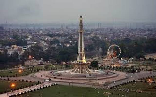  کورونا وائرس نے ایک بار پھر لاہور کا رخ کر لیا 