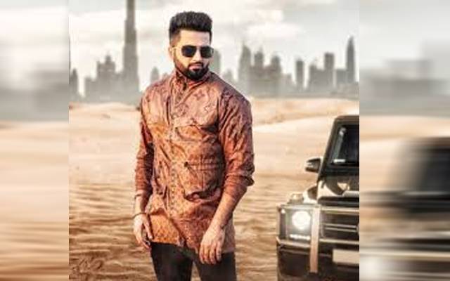 فلک شبیر اپنی اہلیہ سارہ خان کے نقش قدم پر چلنے کو تیار