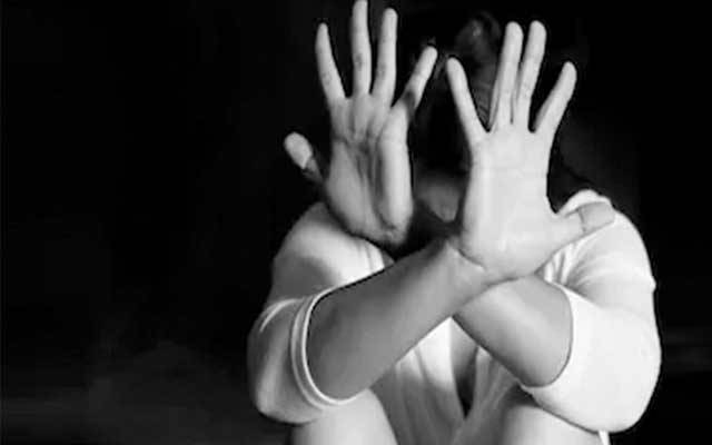 زمین پھٹی نہ آسمان، بیٹی باپ کی حوس کا شکار