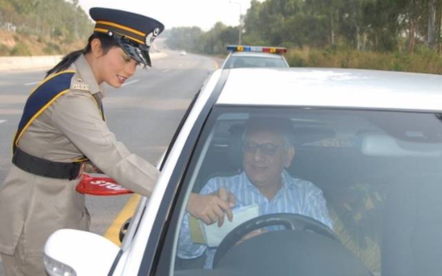 موٹروے پولیس نے ڈرائیورز کوچوکس رکھنےکا انوکھا حل نکال لیا