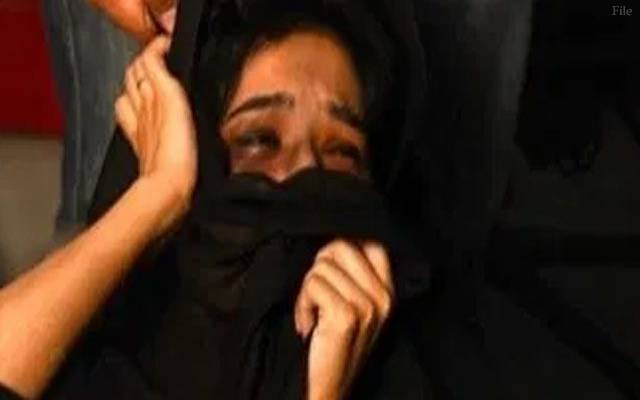 سبزہ زار،پولیس کا گھر میں گھس کر بچوں کے سامنےخاتون پر تشدد