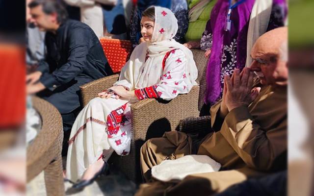 مریم نواز کے لباس کے سوشل میڈیا پر چرچے