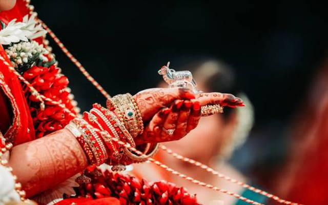 ساٹھ سالہ شخص کو بڑھاپے کی شادی مہنگی پڑ گئی 