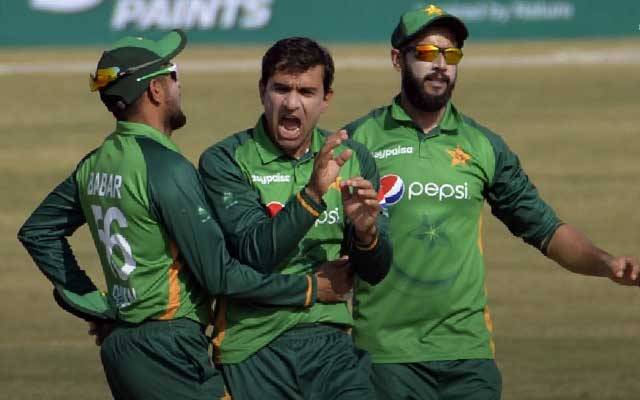 پاکستان نے زمبابوے کو دوسرے ون ڈے میں بھی آؤٹ کلاس کردیا