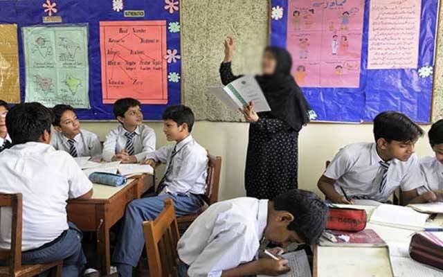 کم عمری میں اساتذہ بھرتی کیے جانے کا انکشاف