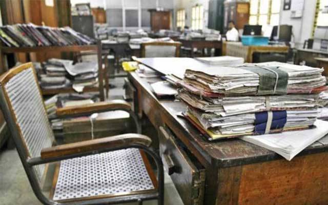 سرکاری نوکری کے خواہشمند افراد کیلئے بری خبر