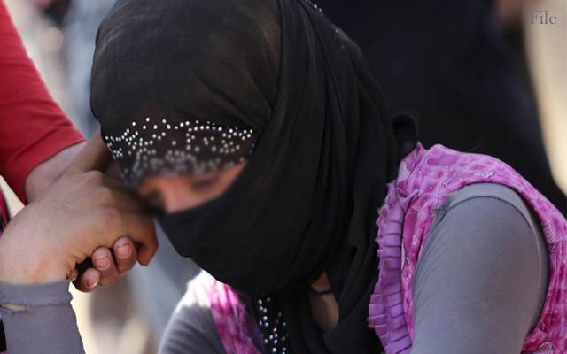 دکاندار کا خاتون سمیت دو افراد پر تشدد 
