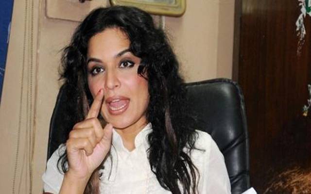 میرا نے اپنےخؒلاف لگنے والے فراڈ کے الزام کی تردید کردی 
