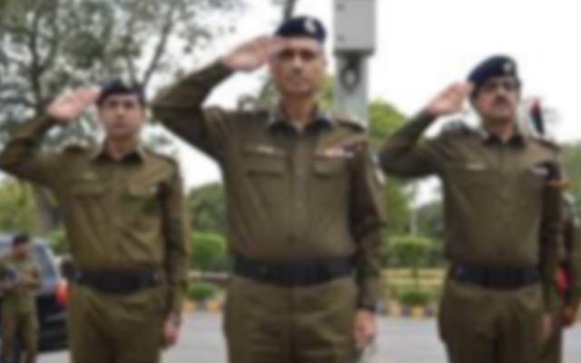 پولیس افسروں کے تقرروتبادلے