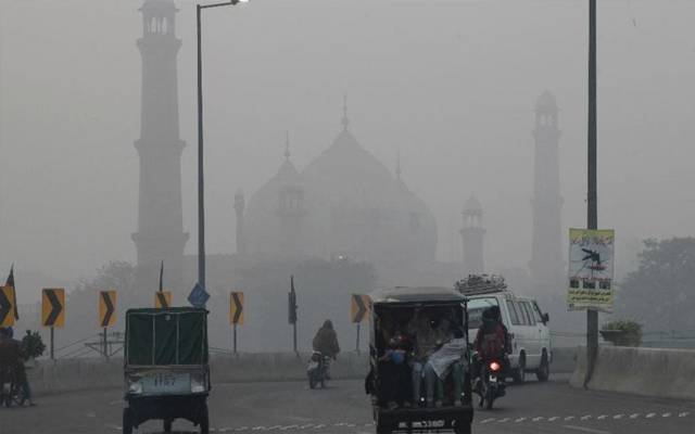  سموگ :دھوئیں کا سبب بننے والی تمام سرگرمیوں پر پابندی عائد 