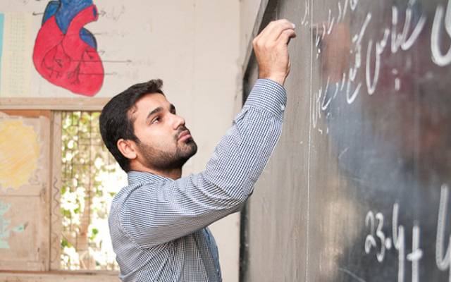 'سٹوڈنٹس ٹیچرز ریشو ' فارمولا سے اساتذہ کیلئے نئی مشکل کھڑی ہوگئی