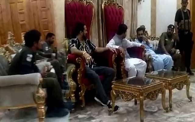 قانون کے رکھوالے ہی قانون کی دھجیاں بکھیرنے لگے