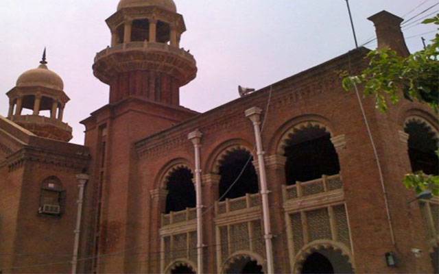 اندھا بانٹے ریوڑیاں اندھوں کو: نیلامی روک دی گئی