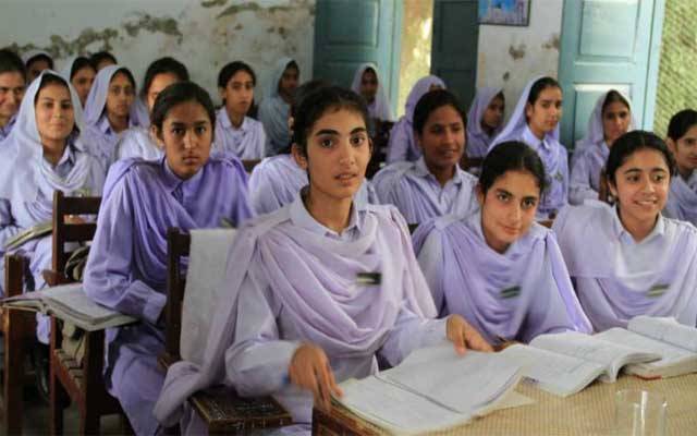  تعلیمی ادارے بند نہ کرنے کا فیصلہ 