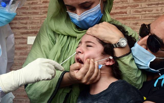 ملک بھر میں کورونا وائرس کے وار تیز ،اموات میں اضافہ 